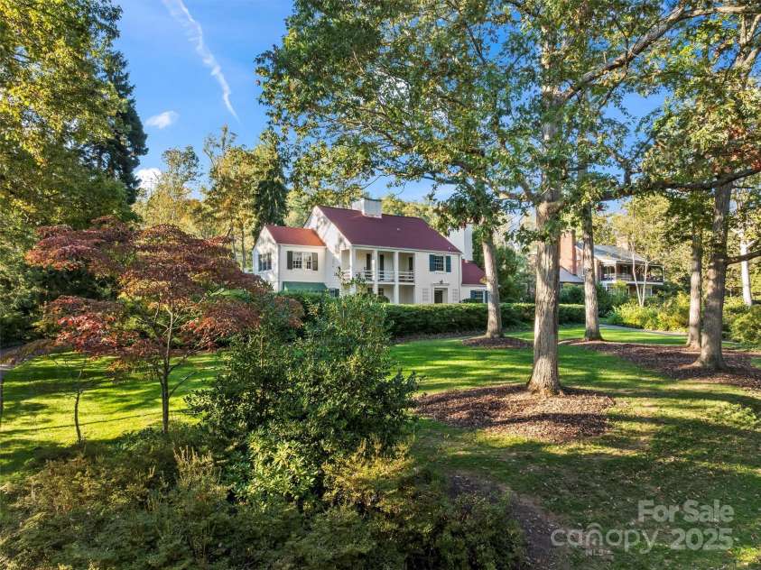 7 Park Road, Asheville, NC 28803.  MLS# CAR4322047, YatesRealty ID 4890. 