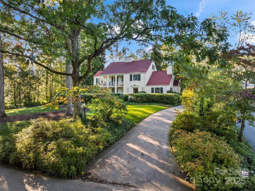 7 Park Road, Asheville, NC 28803.  MLS# CAR4322047, YatesRealty ID 4890. 