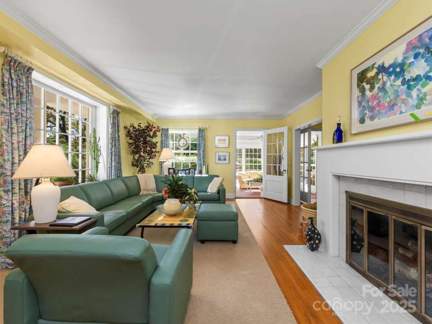 7 Park Road, Asheville, NC 28803.  MLS# CAR4322047, YatesRealty ID 4890. 