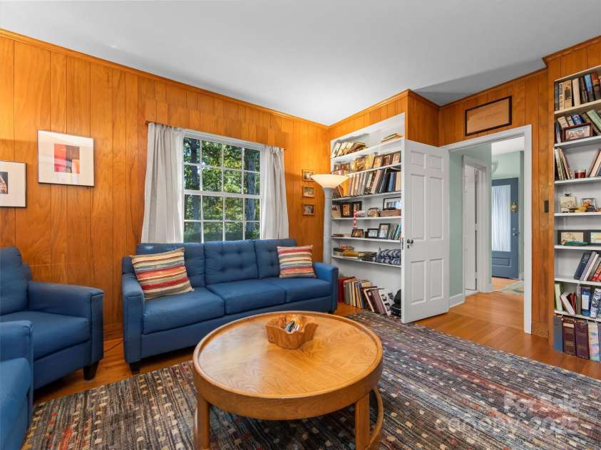 7 Park Road, Asheville, NC 28803.  MLS# CAR4322047, YatesRealty ID 4890. 