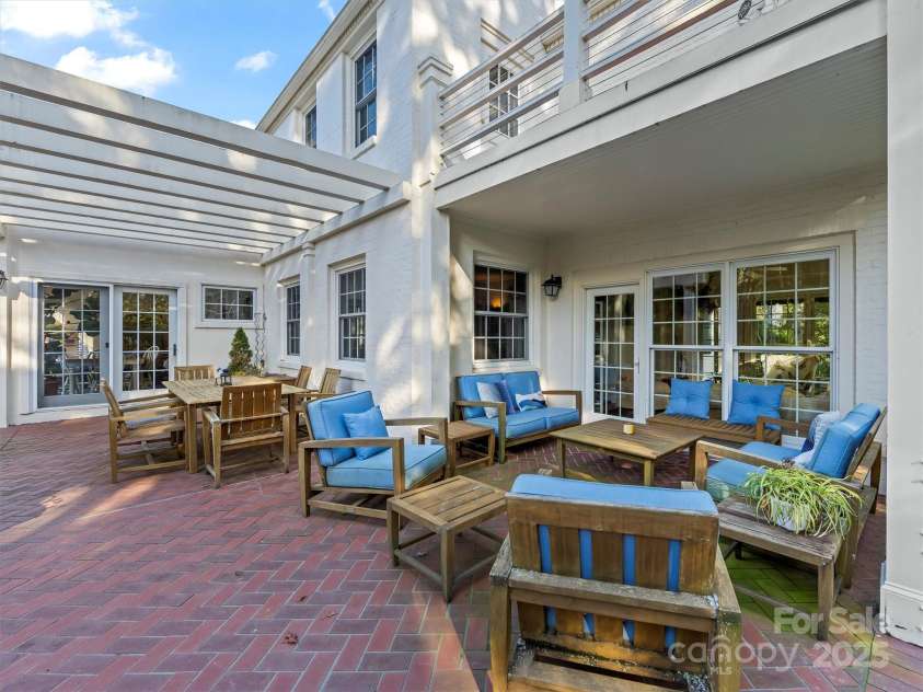 7 Park Road, Asheville, NC 28803.  MLS# CAR4322047, YatesRealty ID 4890. 