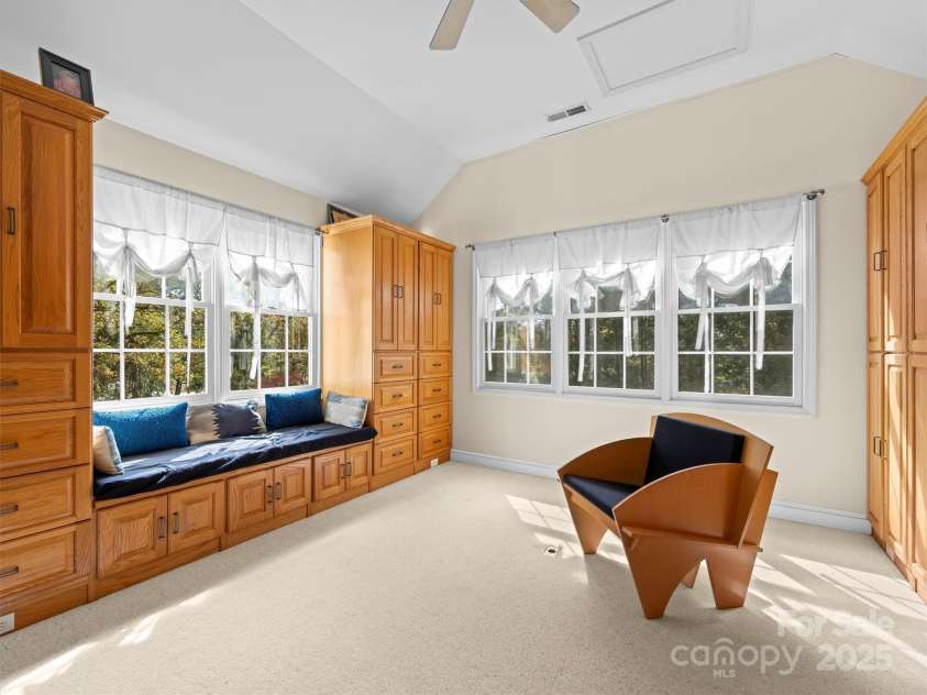 7 Park Road, Asheville, NC 28803.  MLS# CAR4322047, YatesRealty ID 4890. 