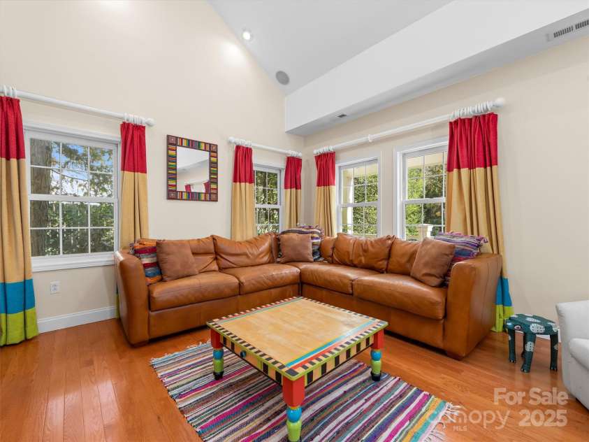 7 Park Road, Asheville, NC 28803.  MLS# CAR4322047, YatesRealty ID 4890. 