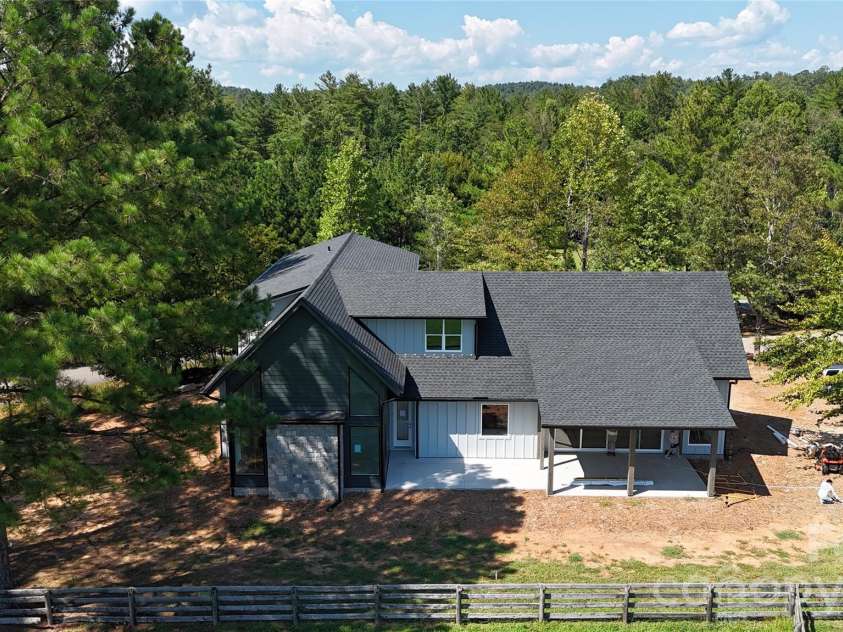 2303 Paddock Circle, Morganton, NC 28655.  MLS# CAR4416605, YatesRealty ID 48902. 