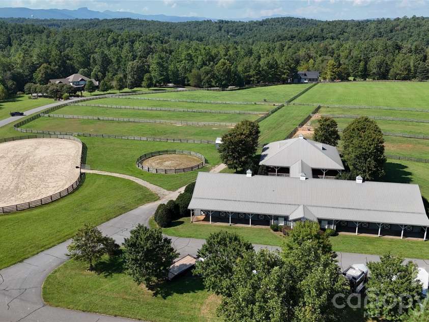 2303 Paddock Circle, Morganton, NC 28655.  MLS# CAR4416605, YatesRealty ID 48902. 