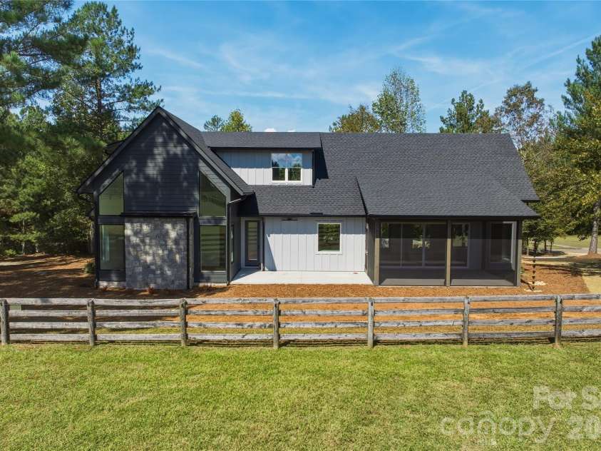 2303 Paddock Circle, Morganton, NC 28655.  MLS# CAR4416605, YatesRealty ID 48902. This home backs directly up to the community pasture.
