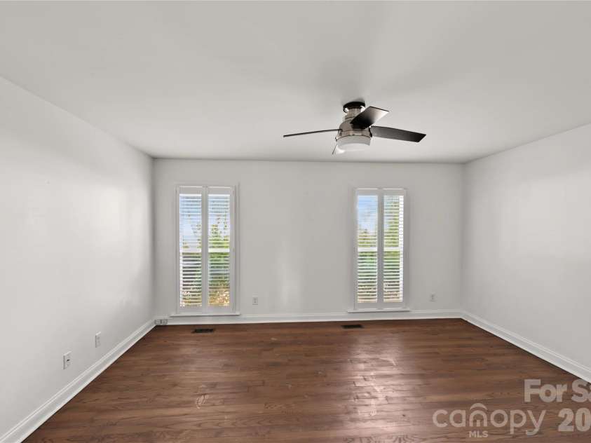 3453 Selwyn Avenue, Charlotte, NC 28209.  MLS# CAR4421472, YatesRealty ID 48903. 