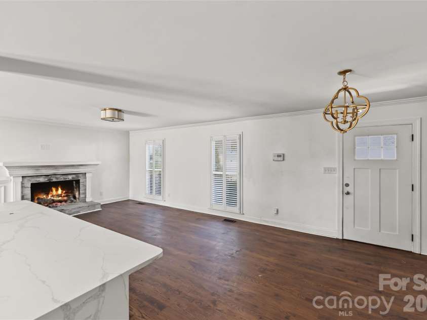3453 Selwyn Avenue, Charlotte, NC 28209.  MLS# CAR4421472, YatesRealty ID 48903. 
