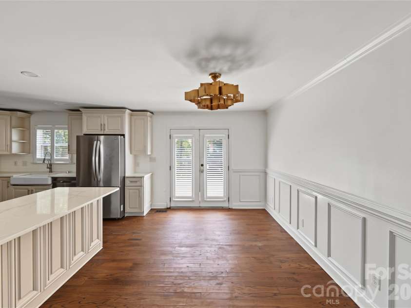 3453 Selwyn Avenue, Charlotte, NC 28209.  MLS# CAR4421472, YatesRealty ID 48903. 