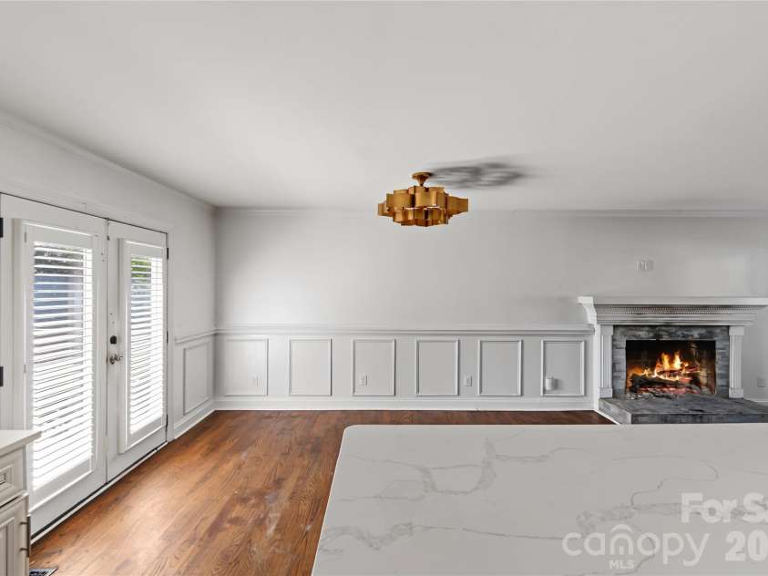 3453 Selwyn Avenue, Charlotte, NC 28209.  MLS# CAR4421472, YatesRealty ID 48903. 