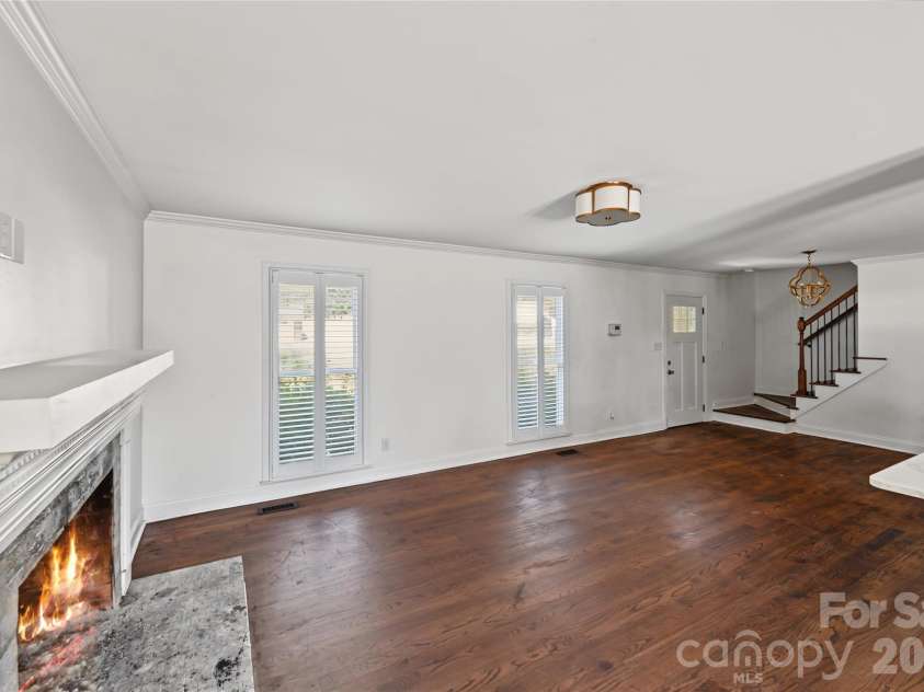 3453 Selwyn Avenue, Charlotte, NC 28209.  MLS# CAR4421472, YatesRealty ID 48903. 