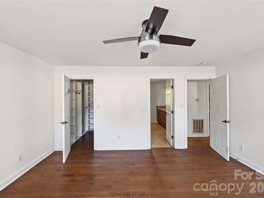 3453 Selwyn Avenue, Charlotte, NC 28209.  MLS# CAR4421472, YatesRealty ID 48903. 