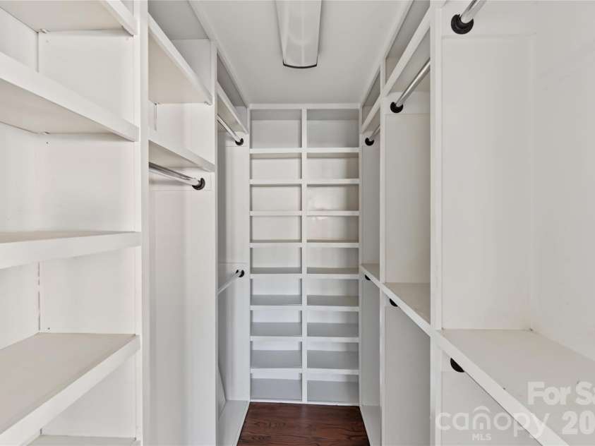 3453 Selwyn Avenue, Charlotte, NC 28209.  MLS# CAR4421472, YatesRealty ID 48903. 