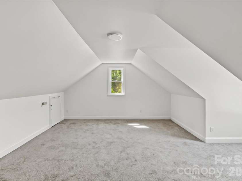 3453 Selwyn Avenue, Charlotte, NC 28209.  MLS# CAR4421472, YatesRealty ID 48903. 