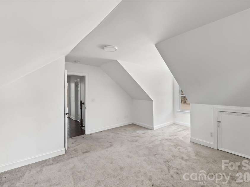3453 Selwyn Avenue, Charlotte, NC 28209.  MLS# CAR4421472, YatesRealty ID 48903. 