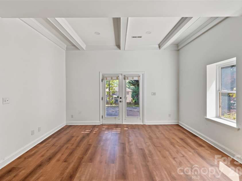 3453 Selwyn Avenue, Charlotte, NC 28209.  MLS# CAR4421472, YatesRealty ID 48903. 