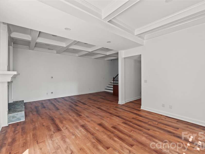 3453 Selwyn Avenue, Charlotte, NC 28209.  MLS# CAR4421472, YatesRealty ID 48903. 