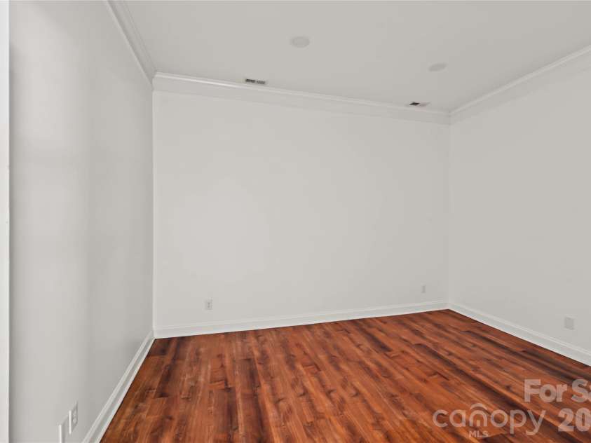 3453 Selwyn Avenue, Charlotte, NC 28209.  MLS# CAR4421472, YatesRealty ID 48903. 