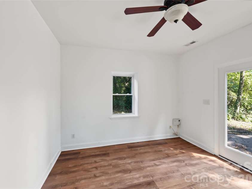 3453 Selwyn Avenue, Charlotte, NC 28209.  MLS# CAR4421472, YatesRealty ID 48903. 