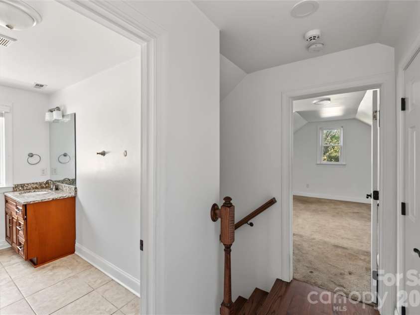 3453 Selwyn Avenue, Charlotte, NC 28209.  MLS# CAR4421472, YatesRealty ID 48903. 