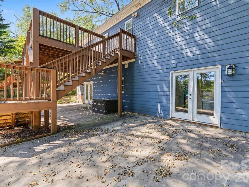 3453 Selwyn Avenue, Charlotte, NC 28209.  MLS# CAR4421472, YatesRealty ID 48903. 