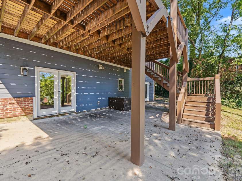 3453 Selwyn Avenue, Charlotte, NC 28209.  MLS# CAR4421472, YatesRealty ID 48903. 