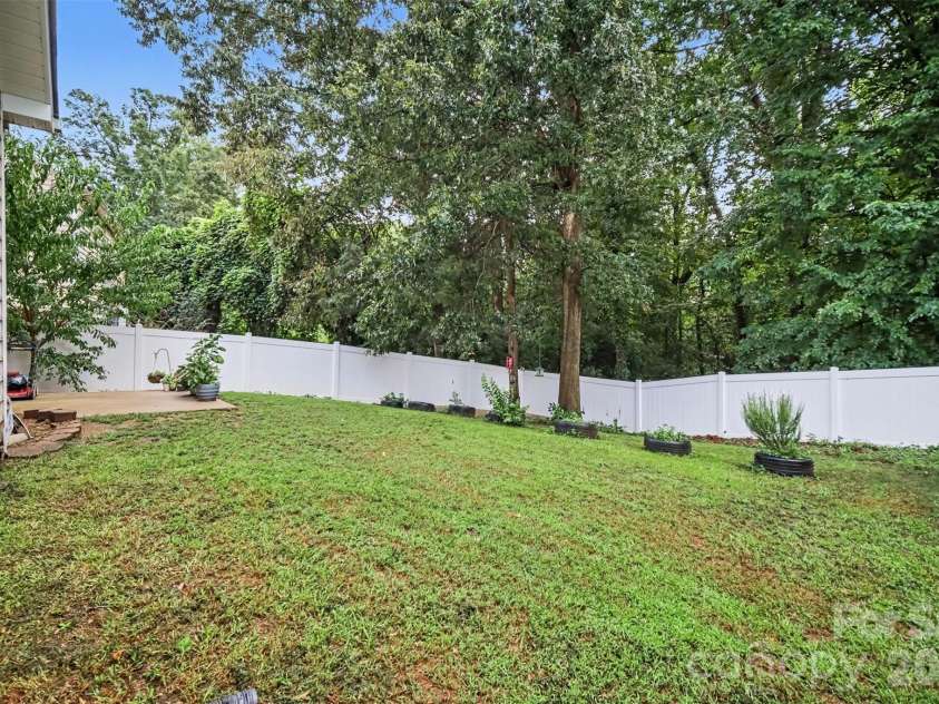 3207 Passour Ridge Lane, Charlotte, NC 28269.  MLS# CAR4421125, YatesRealty ID 48906. Backyard