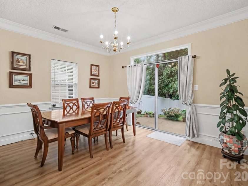 3207 Passour Ridge Lane, Charlotte, NC 28269.  MLS# CAR4421125, YatesRealty ID 48906. Dining Room