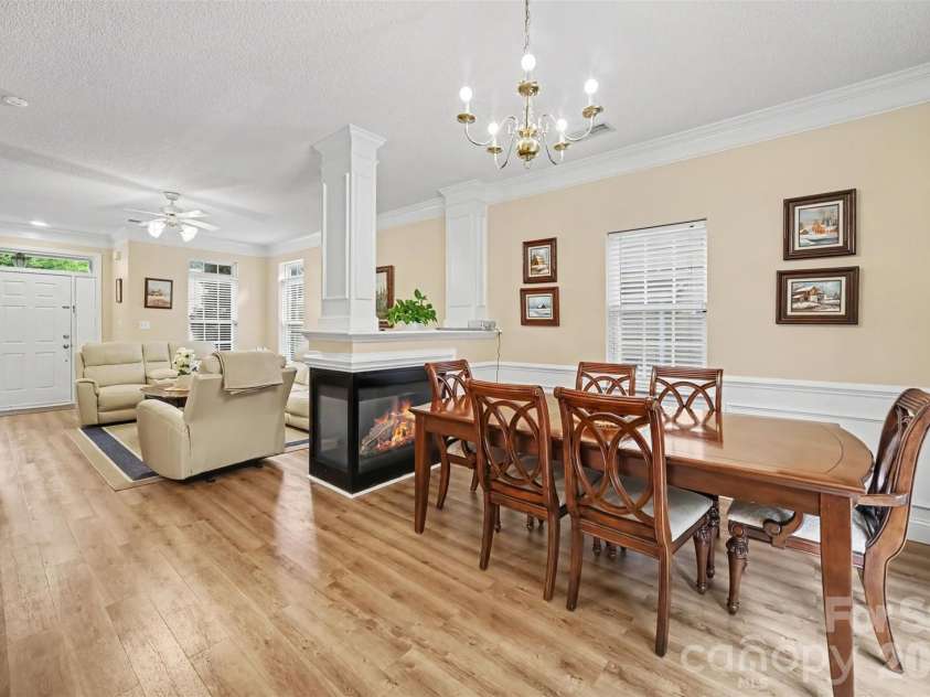 3207 Passour Ridge Lane, Charlotte, NC 28269.  MLS# CAR4421125, YatesRealty ID 48906. Dining room