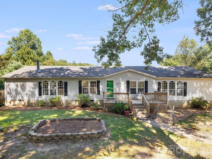 45 Shelby Road, Asheville, NC 28806.  MLS# CAR4421176, YatesRealty ID 48907. 