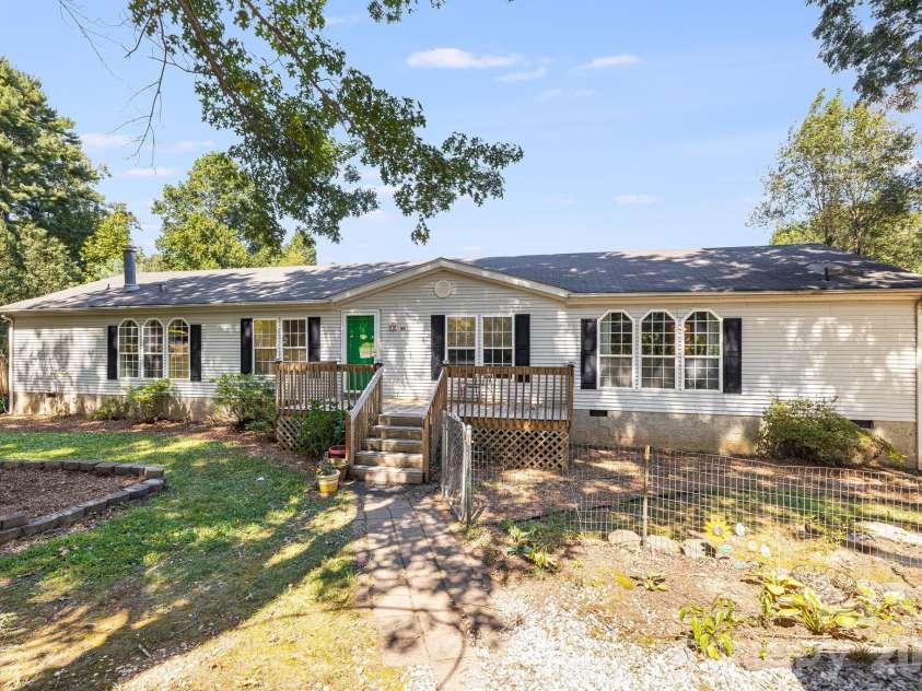 45 Shelby Road, Asheville, NC 28806.  MLS# CAR4421176, YatesRealty ID 48907. 
