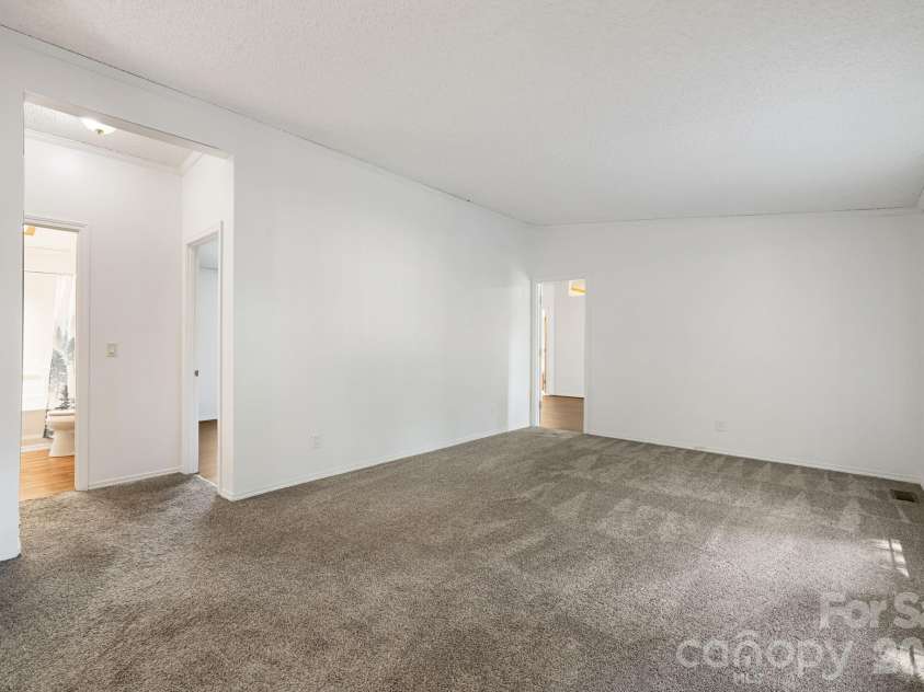 45 Shelby Road, Asheville, NC 28806.  MLS# CAR4421176, YatesRealty ID 48907. 