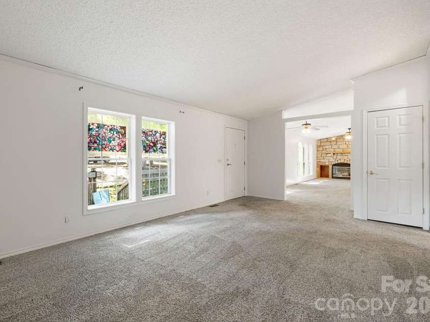 45 Shelby Road, Asheville, NC 28806.  MLS# CAR4421176, YatesRealty ID 48907. 