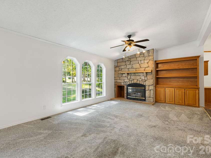 45 Shelby Road, Asheville, NC 28806.  MLS# CAR4421176, YatesRealty ID 48907. 