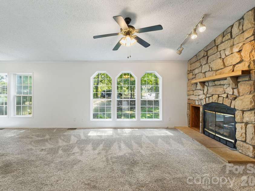 45 Shelby Road, Asheville, NC 28806.  MLS# CAR4421176, YatesRealty ID 48907. 