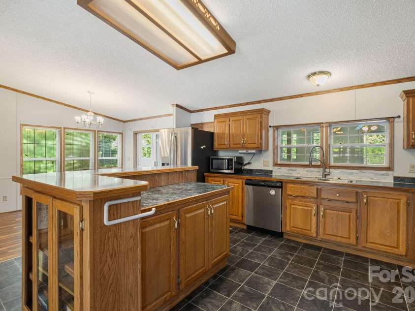 45 Shelby Road, Asheville, NC 28806.  MLS# CAR4421176, YatesRealty ID 48907. 