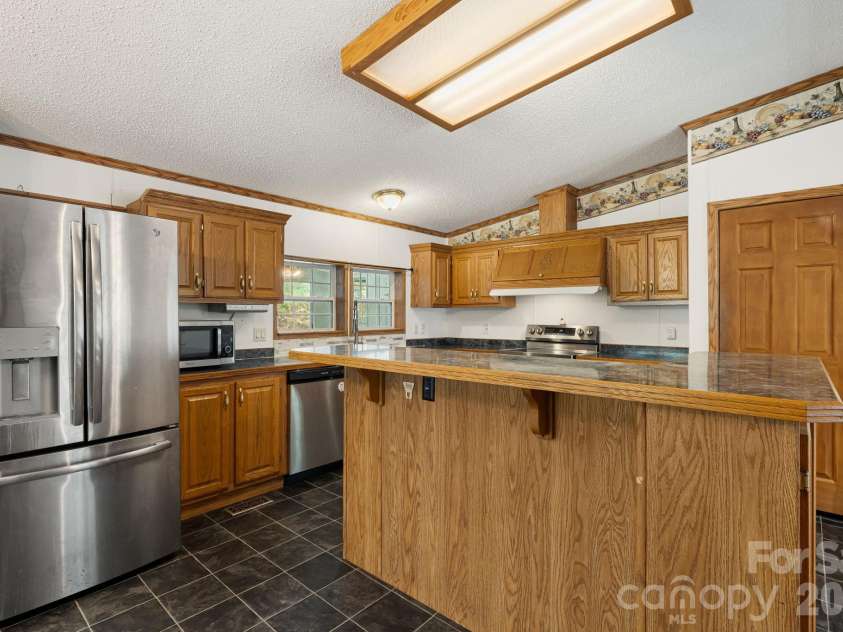 45 Shelby Road, Asheville, NC 28806.  MLS# CAR4421176, YatesRealty ID 48907. 