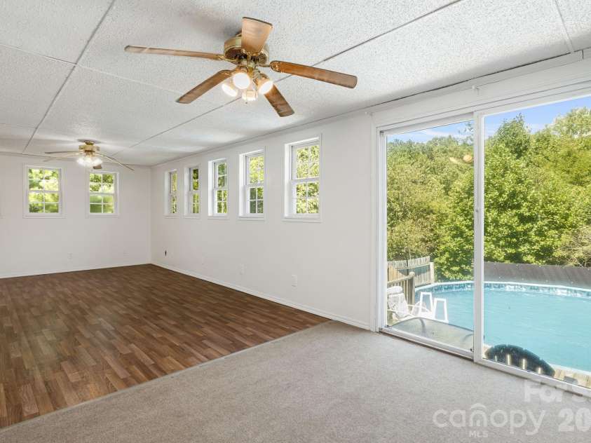 45 Shelby Road, Asheville, NC 28806.  MLS# CAR4421176, YatesRealty ID 48907. 