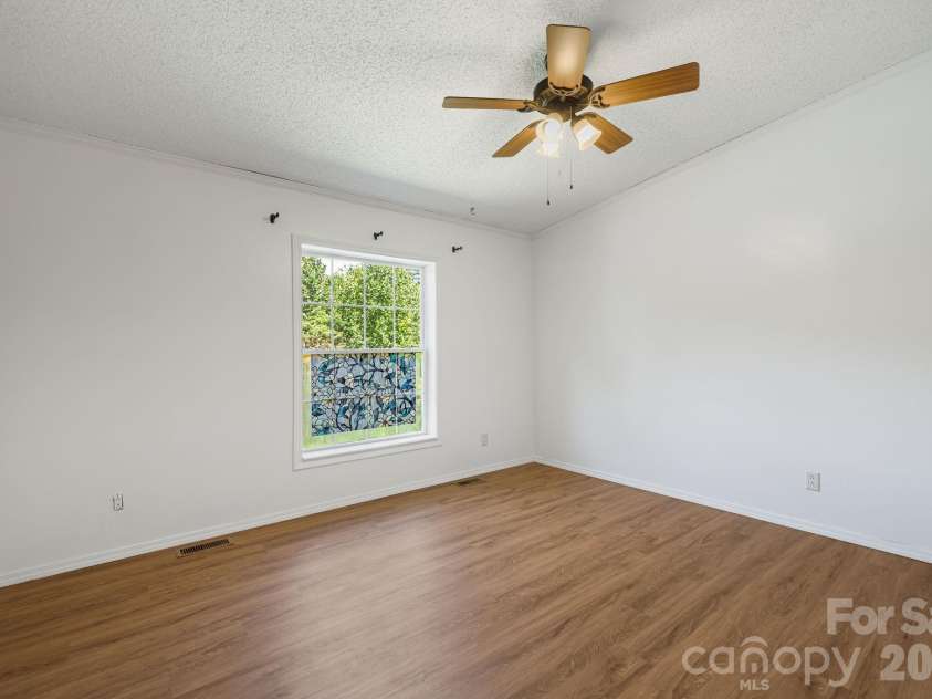 45 Shelby Road, Asheville, NC 28806.  MLS# CAR4421176, YatesRealty ID 48907. 