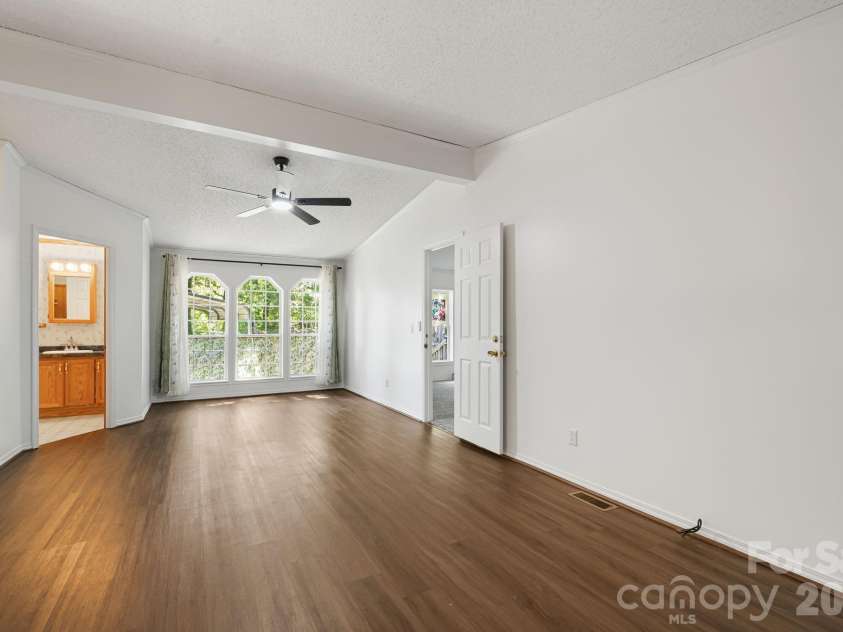 45 Shelby Road, Asheville, NC 28806.  MLS# CAR4421176, YatesRealty ID 48907. 