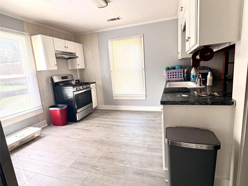 1001 Klondale Avenue, Kannapolis, NC 28081.  MLS# CAR4421747, YatesRealty ID 48909. Kitchen