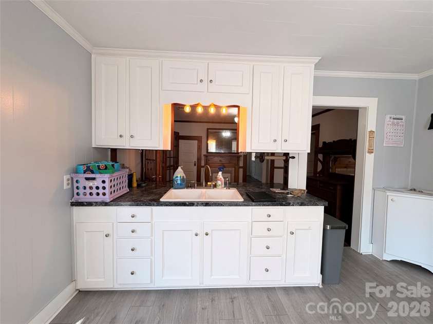 1001 Klondale Avenue, Kannapolis, NC 28081.  MLS# CAR4421747, YatesRealty ID 48909. Kitchen