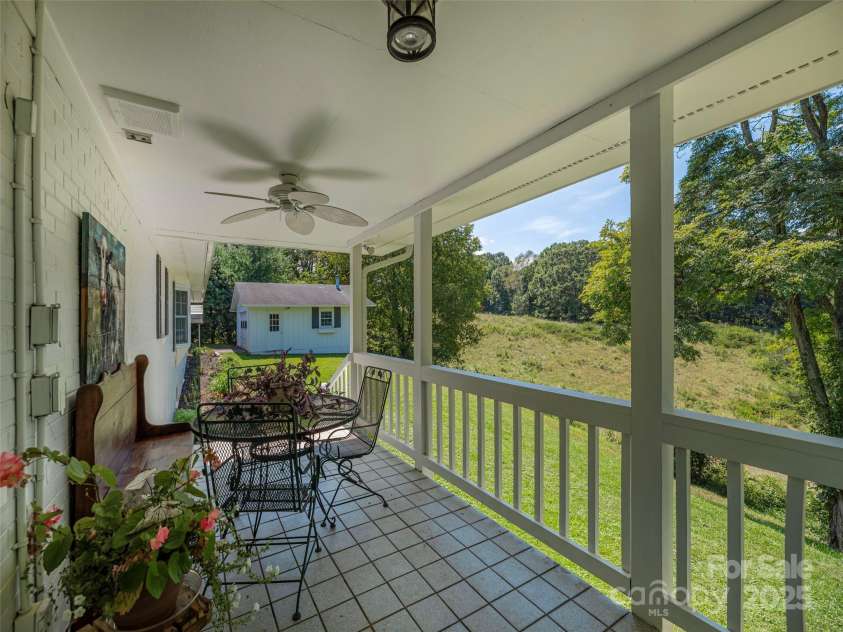 868 Mulberry Street, Clyde, NC 28721.  MLS# CAR4301265, YatesRealty ID 4891. 