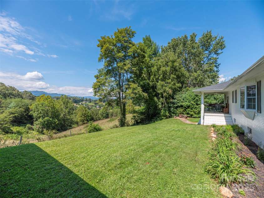 868 Mulberry Street, Clyde, NC 28721.  MLS# CAR4301265, YatesRealty ID 4891. 