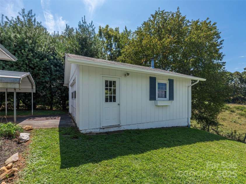 868 Mulberry Street, Clyde, NC 28721.  MLS# CAR4301265, YatesRealty ID 4891. 