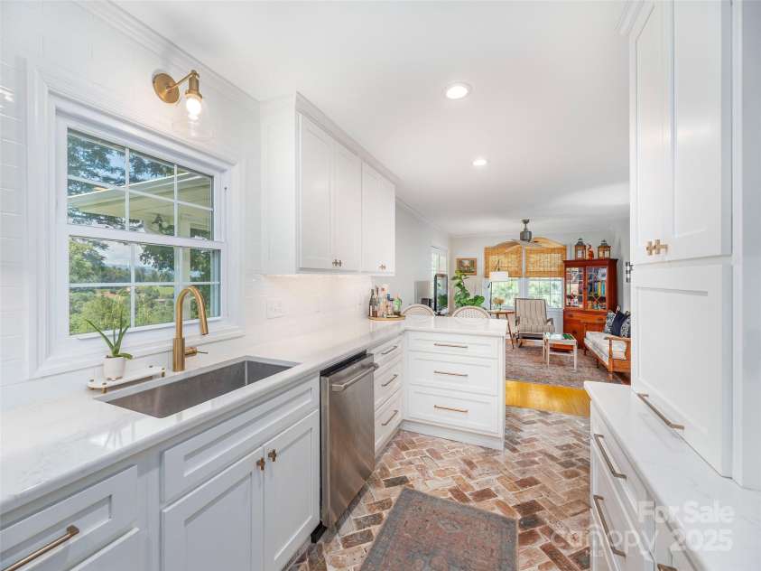 868 Mulberry Street, Clyde, NC 28721.  MLS# CAR4301265, YatesRealty ID 4891. 