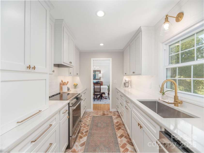 868 Mulberry Street, Clyde, NC 28721.  MLS# CAR4301265, YatesRealty ID 4891. 