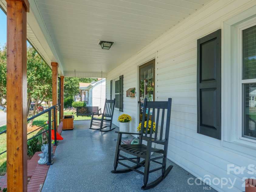 500 Elm Street, Cherryville, NC 28021.  MLS# CAR4419331, YatesRealty ID 48910. 