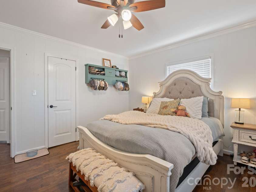 500 Elm Street, Cherryville, NC 28021.  MLS# CAR4419331, YatesRealty ID 48910. 