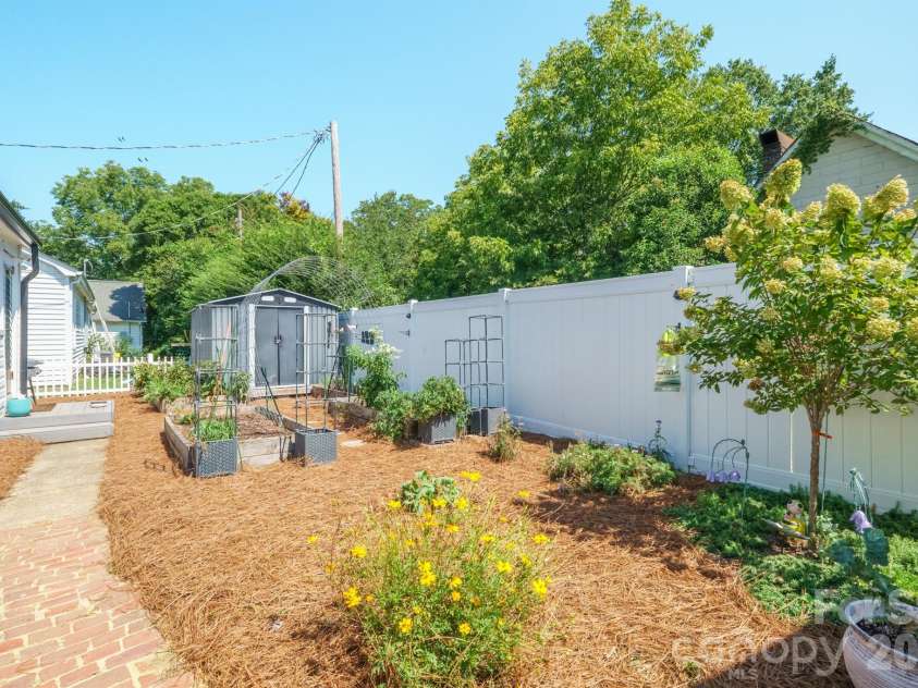 500 Elm Street, Cherryville, NC 28021.  MLS# CAR4419331, YatesRealty ID 48910. 